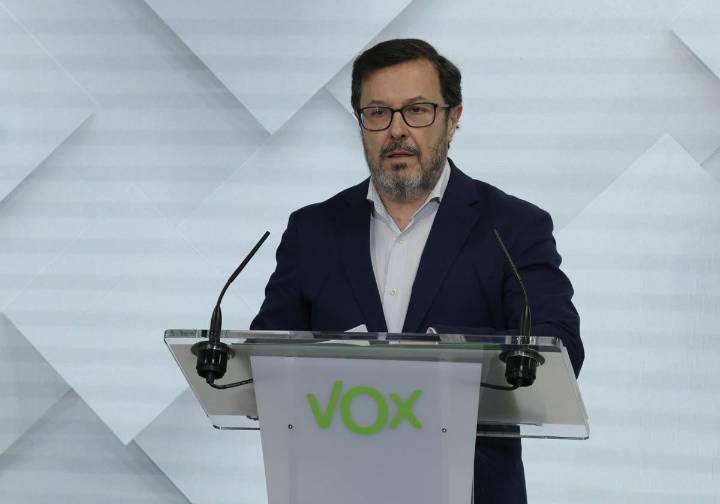 Vox reta al PP en Castilla y León, Extremadura y Aragón a negociar los presupuestos o a convocar elecciones: «Nos encantan»