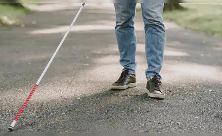 Hombre de Italia fingió ser ciego por más de 50 años, cobró millones de euros del Estado y ahora podría ir a la cárcel