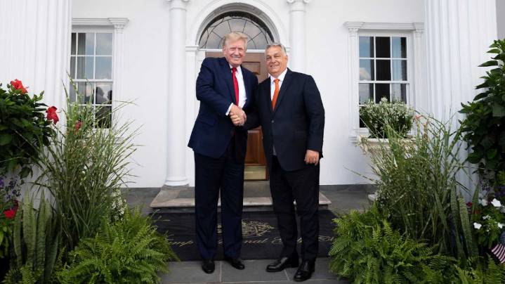 Cómo las crisis internacionales ayudan a los autoritarios