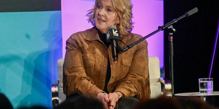 Brené Brown says the key to surviving AI is rejecting Jack Welch's advice and embracing humanity. The problem is humans 'can’t stand each other'