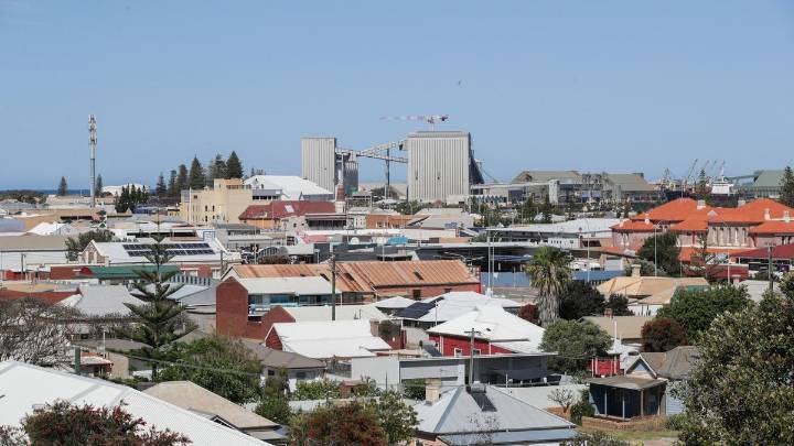 Price rises 
                                            Premium
                                          Geraldton growth slowing, but median hits peak of $550,000