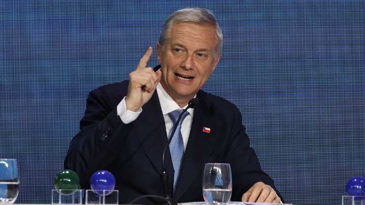 Kast felicita a Paz y dice que Bolivia "se ha quitado el yugo de los amigos de Boric"
