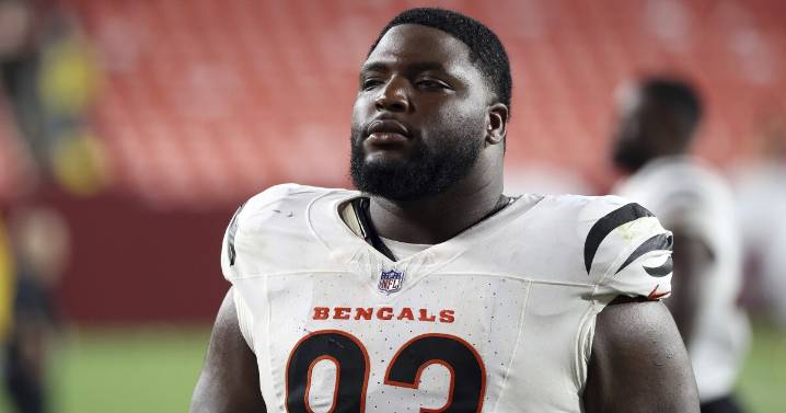 Bengals defensive tackle McKinnley Jackson requests trade or release, ESPN reports
