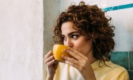 This Anti-Inflammatory Tea Is A+ For Aging Skin, According To Research