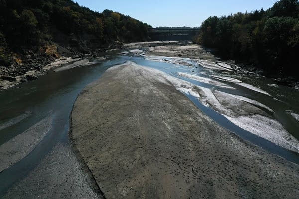 Blue Earth River water still unhealthy from dam failure