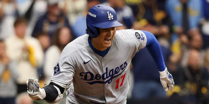 Shohei Ohtani hits RBI single in Dodgers' win over Brewers in NLCS