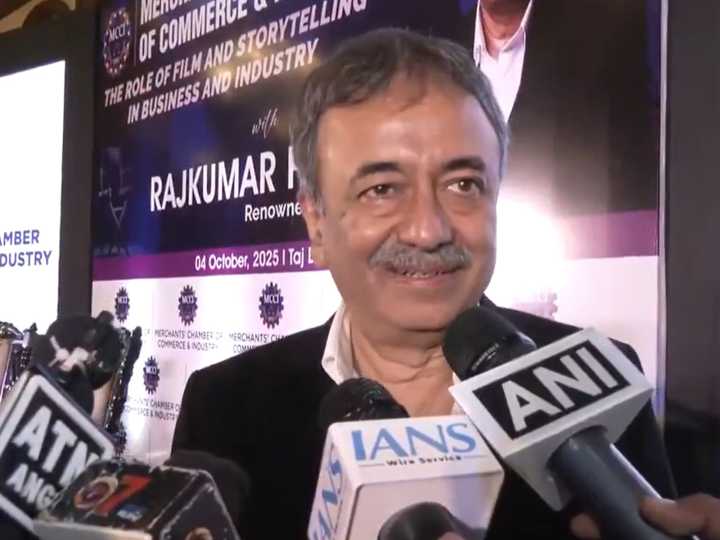 Rajkumar Hirani calls himself "huge fan" of Satyajit Ray