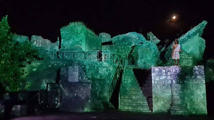 Este municipio de Sevilla ofrece un viaje onírico entre ruinas romanas bajo la luz de las estrellas hasta el 25 de octubre