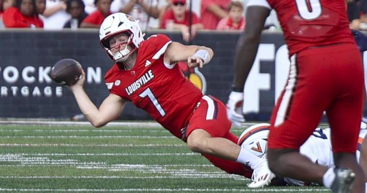 CRAWFORD | No. 24 Virginia swipes Louisville's identity, walks away with 30-27 OT win