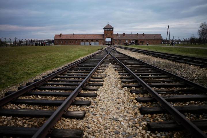 Alemania destina más de $1.000 millones para el cuidado de sobrevivientes del Holocausto