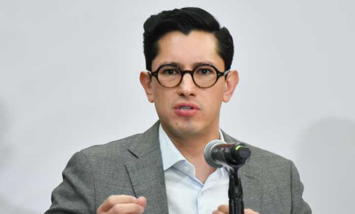 Sheinbaum ‘mueve fichas’ en la SRE antes de negociar el T-MEC: Nombra a Roberto Velasco como subsecretario