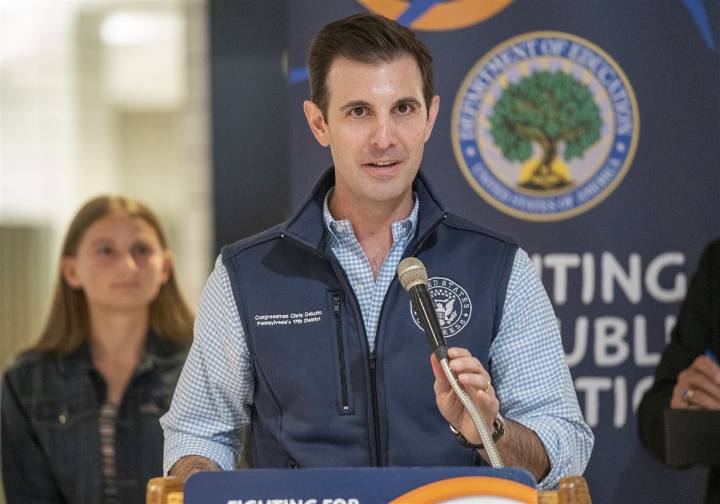 Deluzio fires back after Scott Perry claims Democrats 'hate the military'