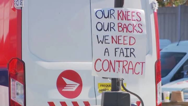 ‘Canada Post is being gutted’: Strike tensions rise, company tables new offer