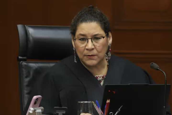 Ironía de Lenia Batres: se lanza vs tribunal que le dio su polémico triunfo