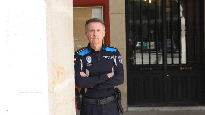 Germán Martín, nuevo jefe de la Policía Local de Mieres: "Aquí no ha problemas de tráfico graves, pero ahora vivimos un momento muy complicado por las obras"
