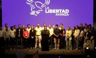 Javier Milei llegó al búnker de La Libertad Avanza: qué expectativas de resultados tiene el oficialismo