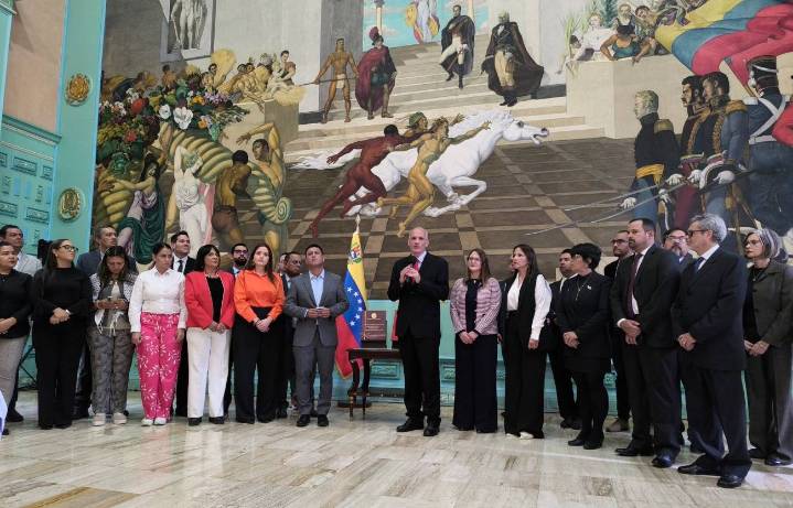 Presupuesto 2026 prioriza “defensa de la soberanía”, dice Ricardo Menéndez