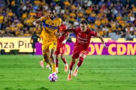 Tigres golea 5-3 al Necaxa en una noche de fiesta en el ‘Volcán’