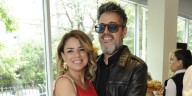 Marina Calabró y Rolando Barbano celebraron el aniversario de su amor con besos y humor: “Al final te chapé”