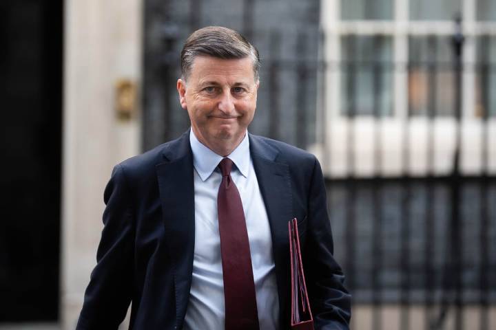 Whisky on the menu as Scottish Secretary Alexander meets US ambassador