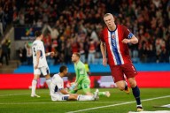 Pasó de todo. A Haaland le atajaron dos veces el mismo penal, pero después hizo un hat-trick en un partido con ¡dos goles en contra!
