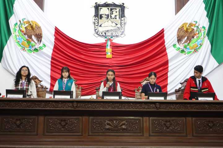 Recibe Congreso de Coahuila a ‘jóvenes diputados’; participan en el  “Parlamento Estudiantil 2025”