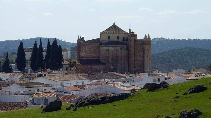 Estos son los cinco pueblos de Sevilla que enamoran en otoño entre paisajes dorados y calles con historia