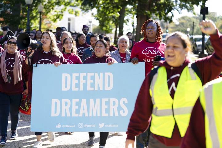 Habilitan becas para inmigrantes carentes de estatus legal interesados en ir a la Universidad