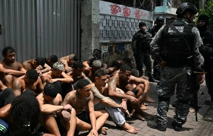 Al menos 60 muertos y 81 detenidos deja megaoperativo contra el Comando Vermelho en favelas de Río de Janeiro