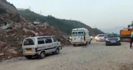 Inclement weather shuts Jammu-Srinagar highway 