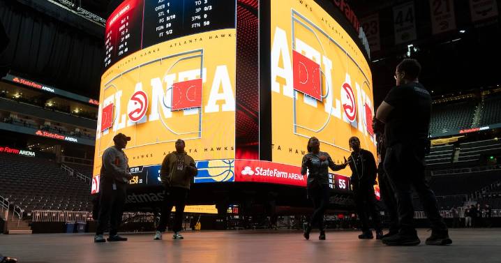 Inside the team that transforms State Farm Arena overnight, from games to concerts