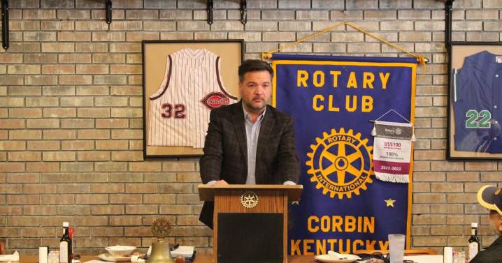 Roan addresses Corbin Rotary Club
