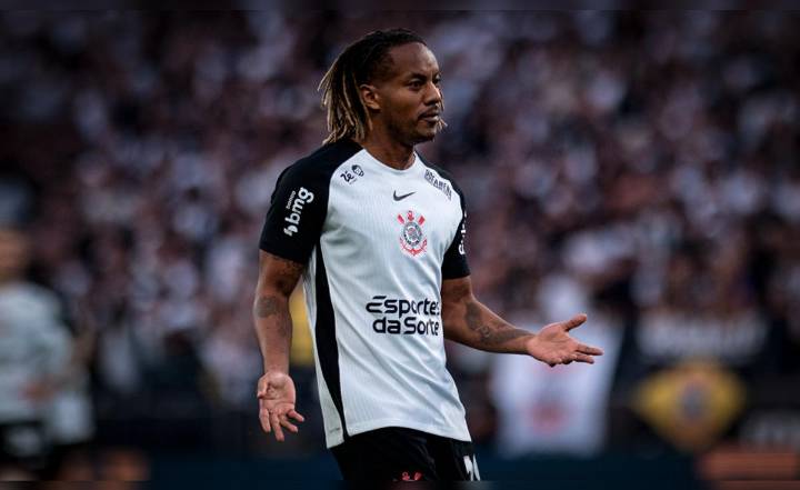 Prensa brasileña no perdonó a André Carrillo, pese a inesperado regreso en Corinthians tras dura lesión: "Le falta la calidad que tuvo antes"