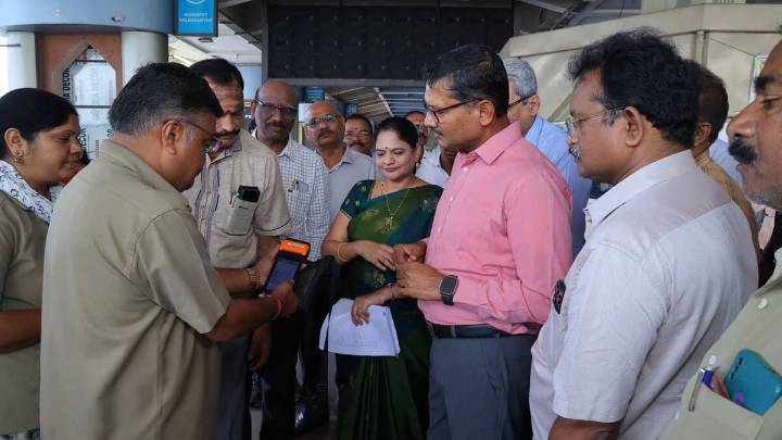 TGSRTC MD reviews passenger facilities at MGBS, JBS in Hyderabad