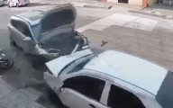 VIDEO IMPACTANTE: Hombre atropella a asaltantes tras robo, destrozó su auto y los mandó al más allá