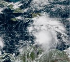 Melissa avanza lentamente en el Caribe con una trayectoria difícil de precisar y representa una grave amenaza de inundaciones