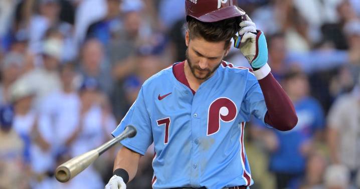 Instant observations: Dodgers outlast Phillies, end season in epic extra innings duel