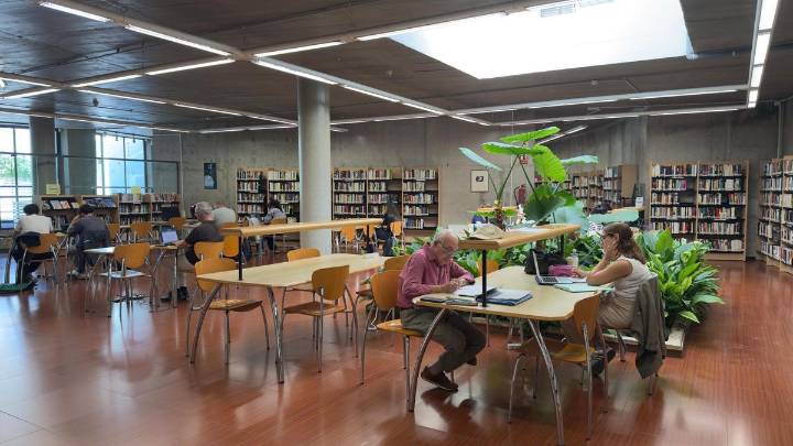 Paterna se suma al Día Mundial de las Bibliotecas con cuentacuentos infantiles, clubes de lectura