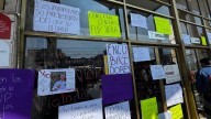 Estudiantes toman la Facultad de Derecho de la UASLP; reclaman por supuesta violación