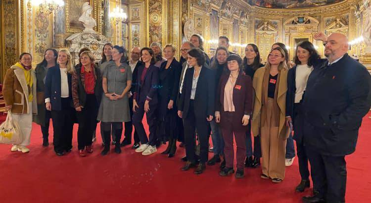 Francia aprueba una ley que redefine la violación e incorpora el consentimiento al Código Penal