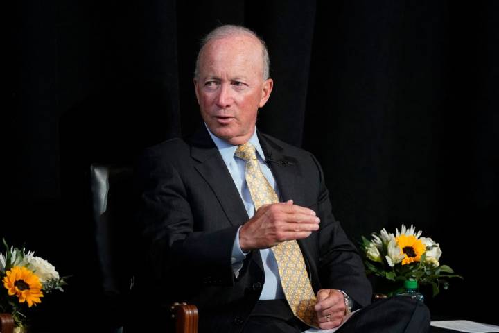 Mitch Daniels Urges Indiana GOP to Resist Push for Redistricting