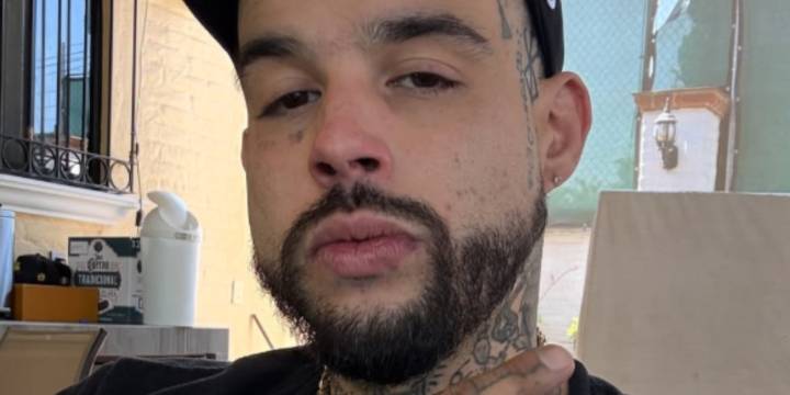 “Puro lacra”: Emiliano Aguilar muestra la prueba de que sí fue invitado a los Premios Billboard 2025