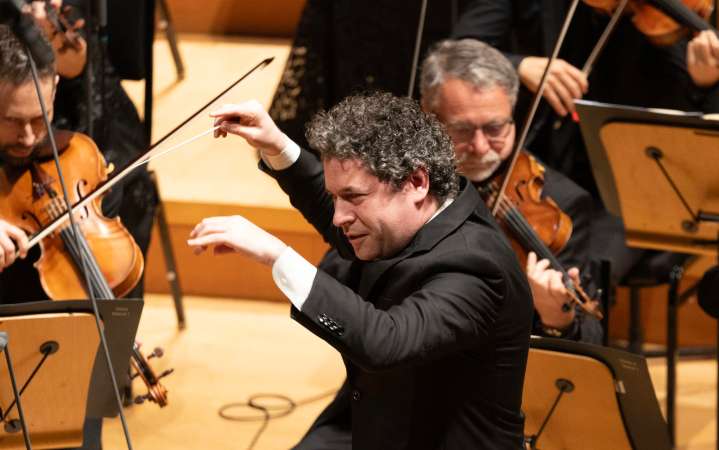 Filarmónica de Los Ángeles celebra legado de Dudamel con el programa "Gustavo's fiesta"