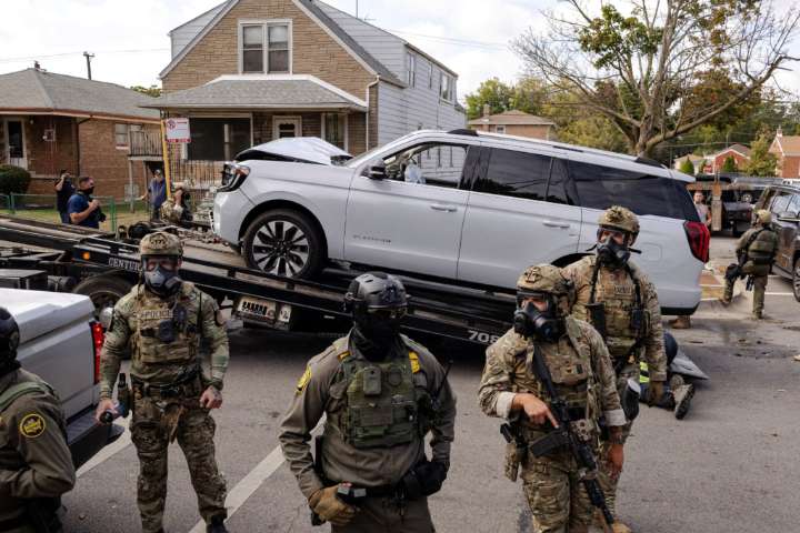 Protesters on Chicago’s South Side are teargassed after high-speed Border Patrol chase ends in arrest