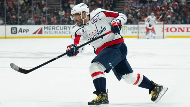 Ovechkin scores 899th goal as Capitals beat Blue Jackets for 6th win in 7 games