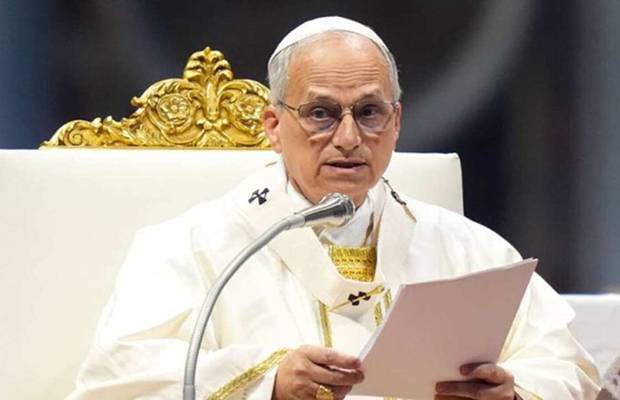 León XIV pide «destruir las estructuras de injusticia» y pobreza en su primera exhortación