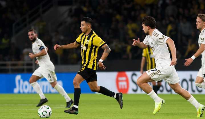 Regresó su magia: Orbelín Pineda da doble asistencia en gran partido de AEK Atenas en Conference League