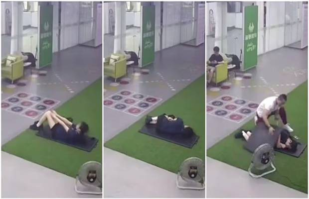 Mujer se quedó dormida en el gimnasio y un hombre la tapó con una colchoneta