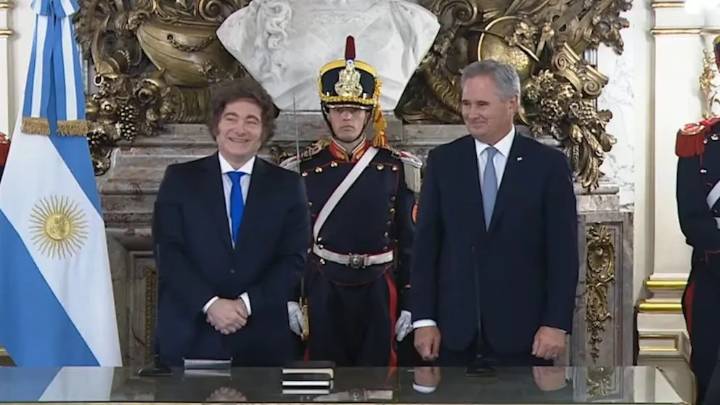 Javier Milei le tomó juramento a Pablo Quirno como nuevo Canciller