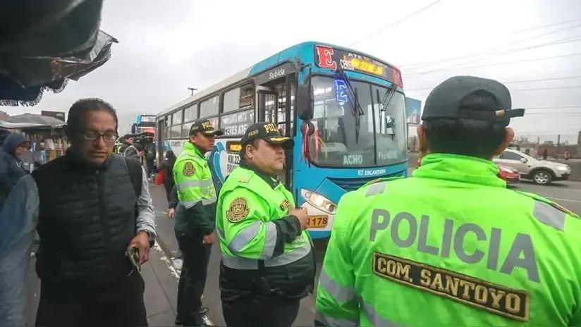 Ministerio de Trabajo dispone dos horas de tolerancia por paro de transportistas